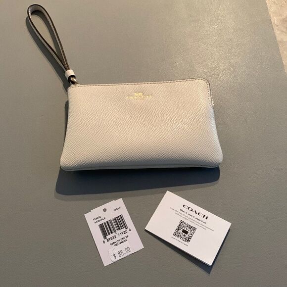 Coach Handbags - COACH Wristlet NWT  